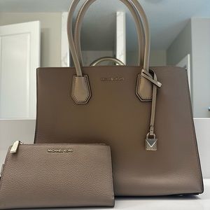 Micheal Kors wallet and purse